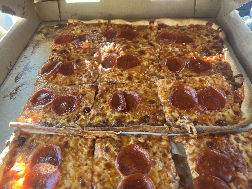 Falbos Pizzeria